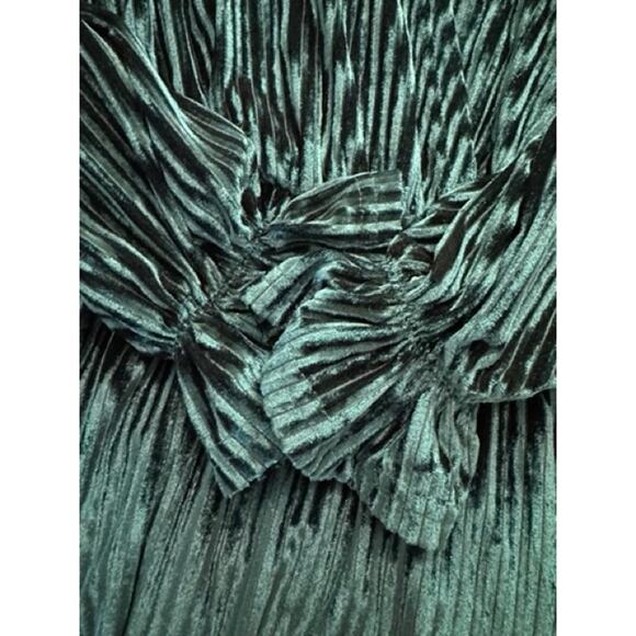 NEW Emerald Green Velvet Velour Dress Long Sleeve V Neck Dress - Picture 6 of 11